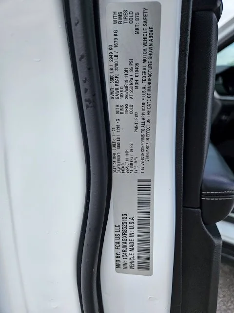 Used 2024 White Jeep Altitude image 31