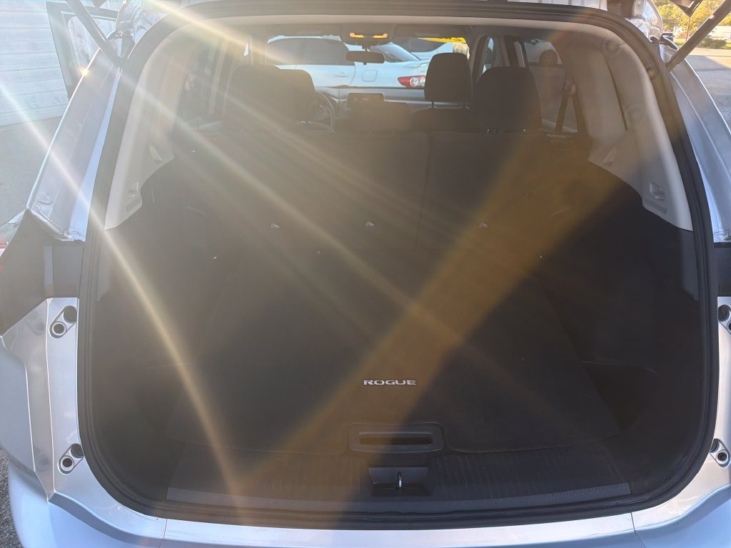 Used 2024 Silver Nissan S image 9