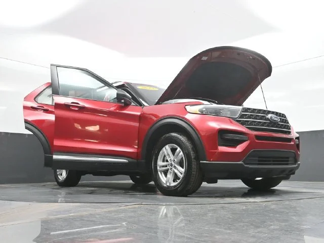 Used 2023 Red Ford XLT image 32