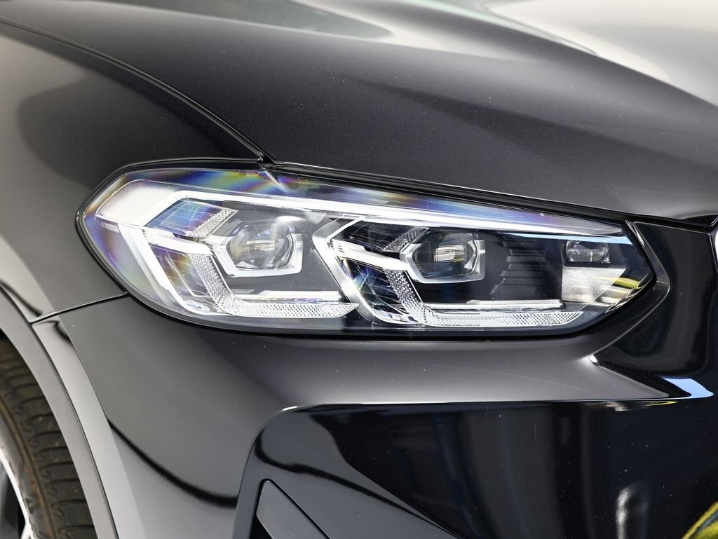 Used 2024 Black BMW xDrive30i image 17