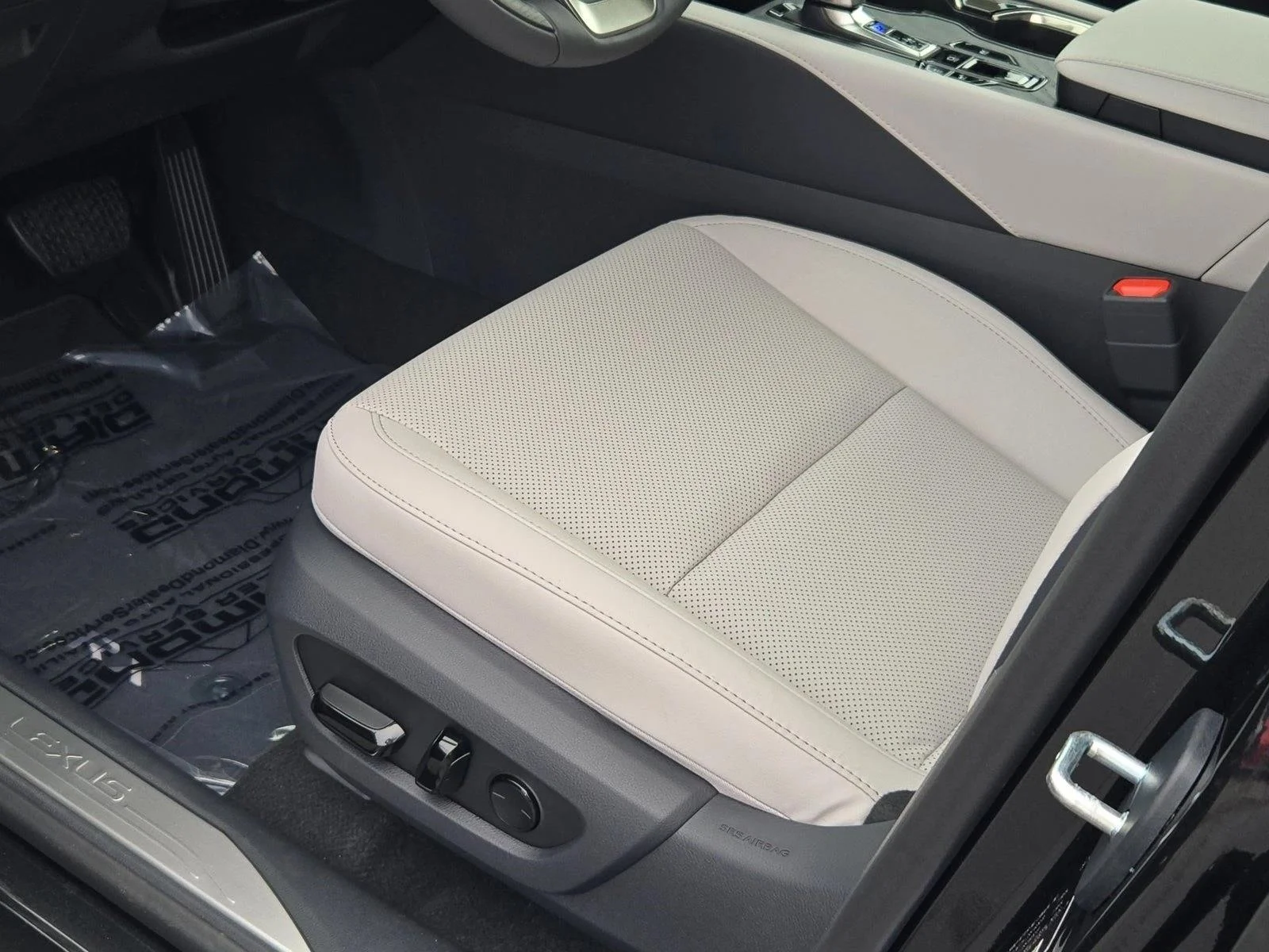 New 2026 Caviar Lexus RX 350h PREMIUM AWD image 4