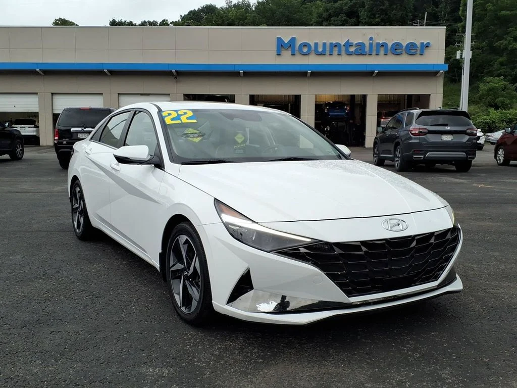 Used 2022 White Hyundai Limited image 2