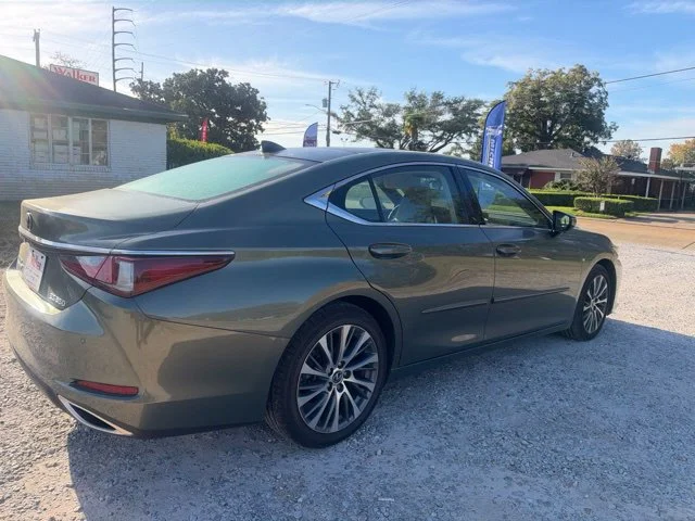 Used 2019 Green Lexus 350 Luxury image 14
