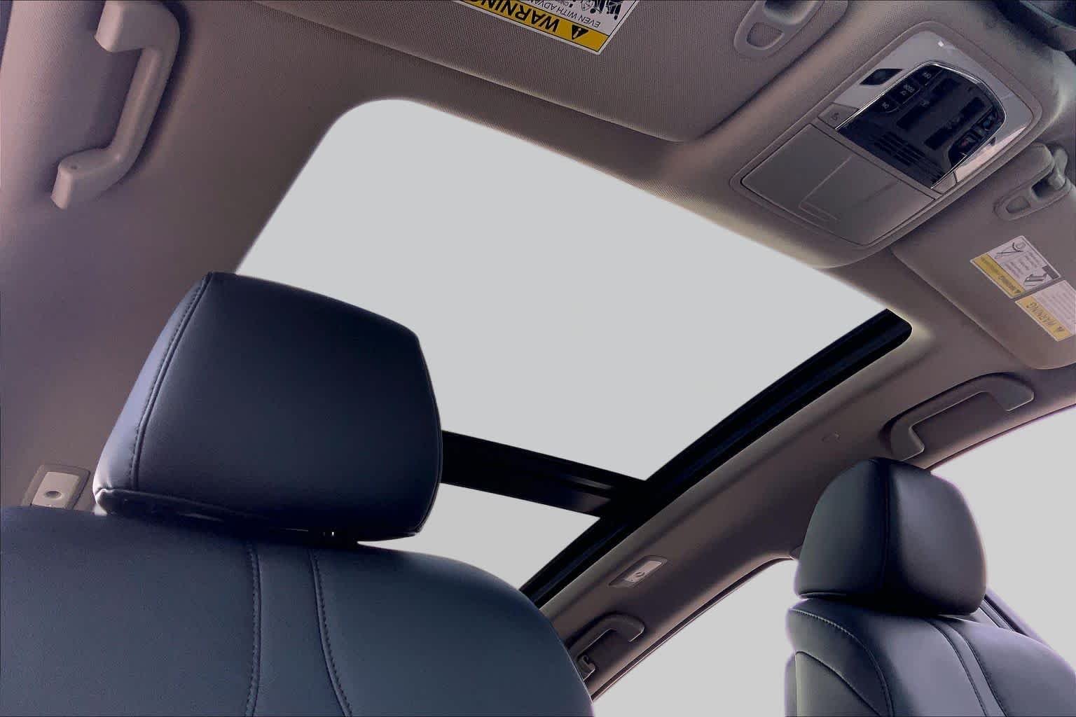 Used 2019 White Diamond Pearl Acura  image 14