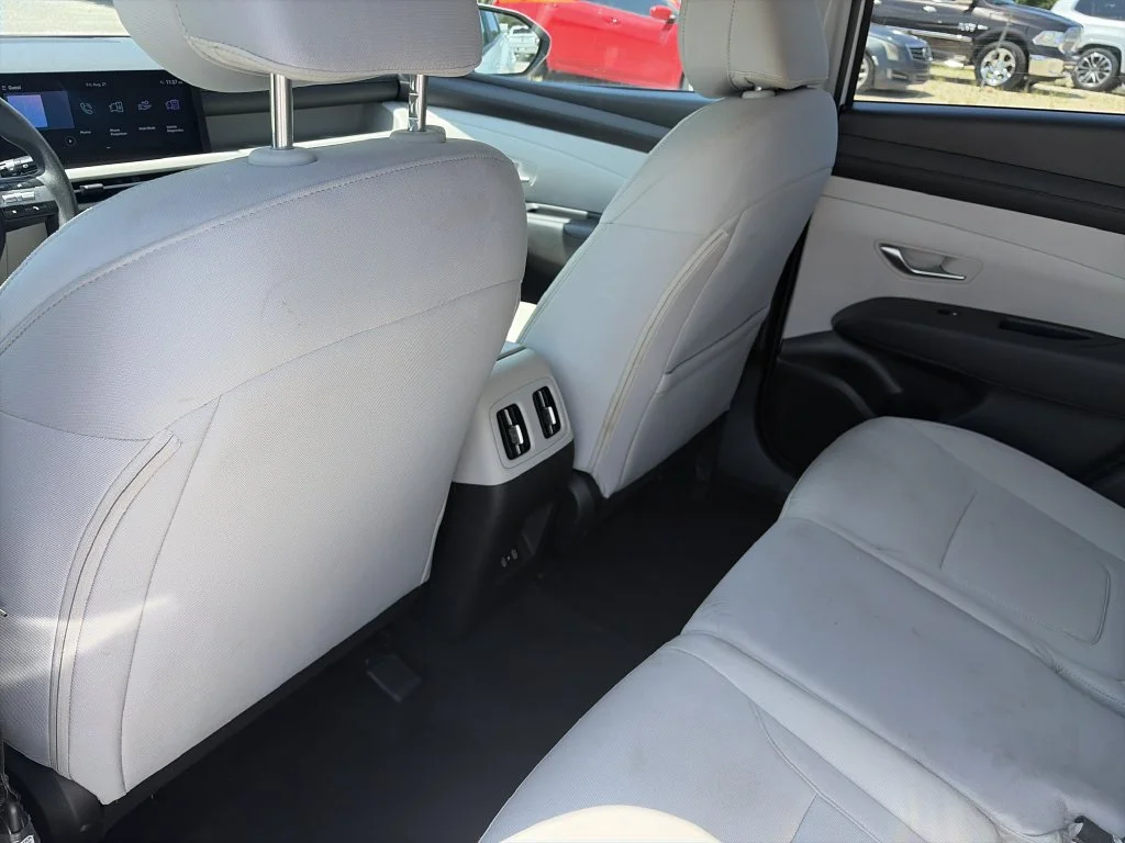 Used 2025 White Hyundai SEL image 27