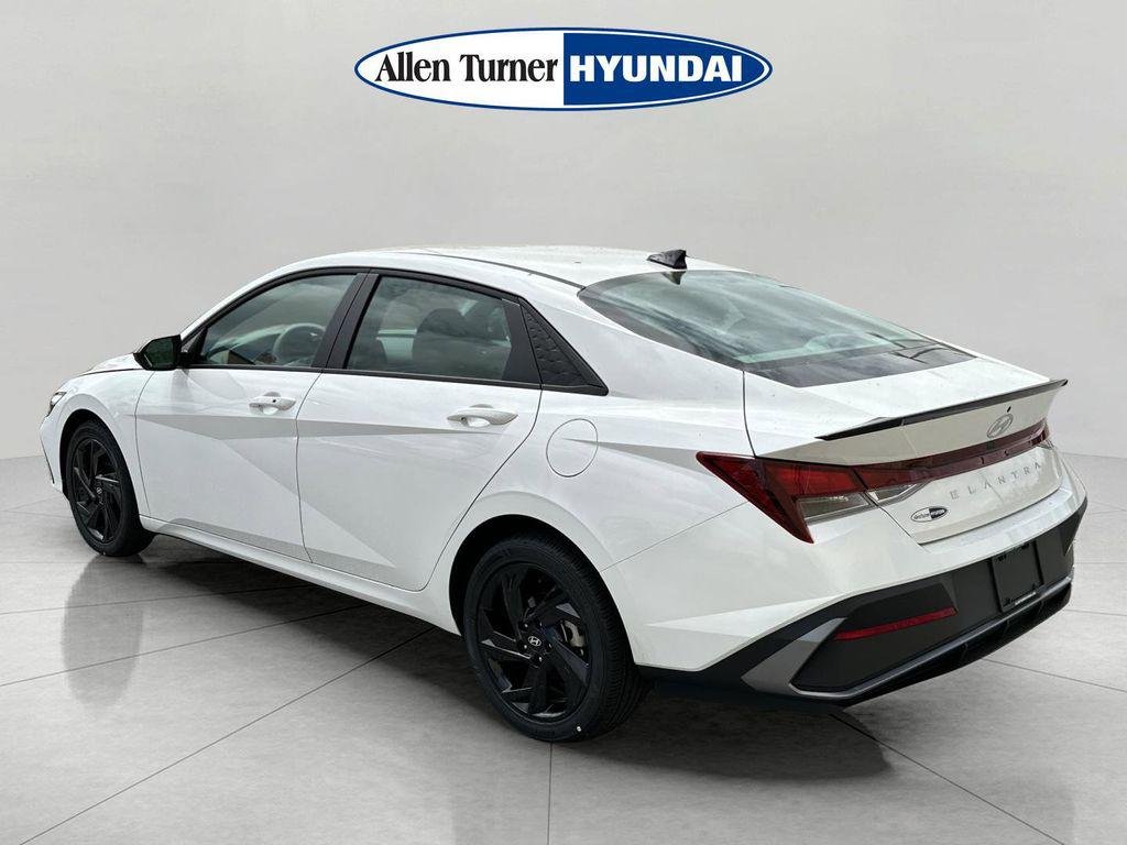 New 2026 Serenity White Hyundai SEL Sport image 5