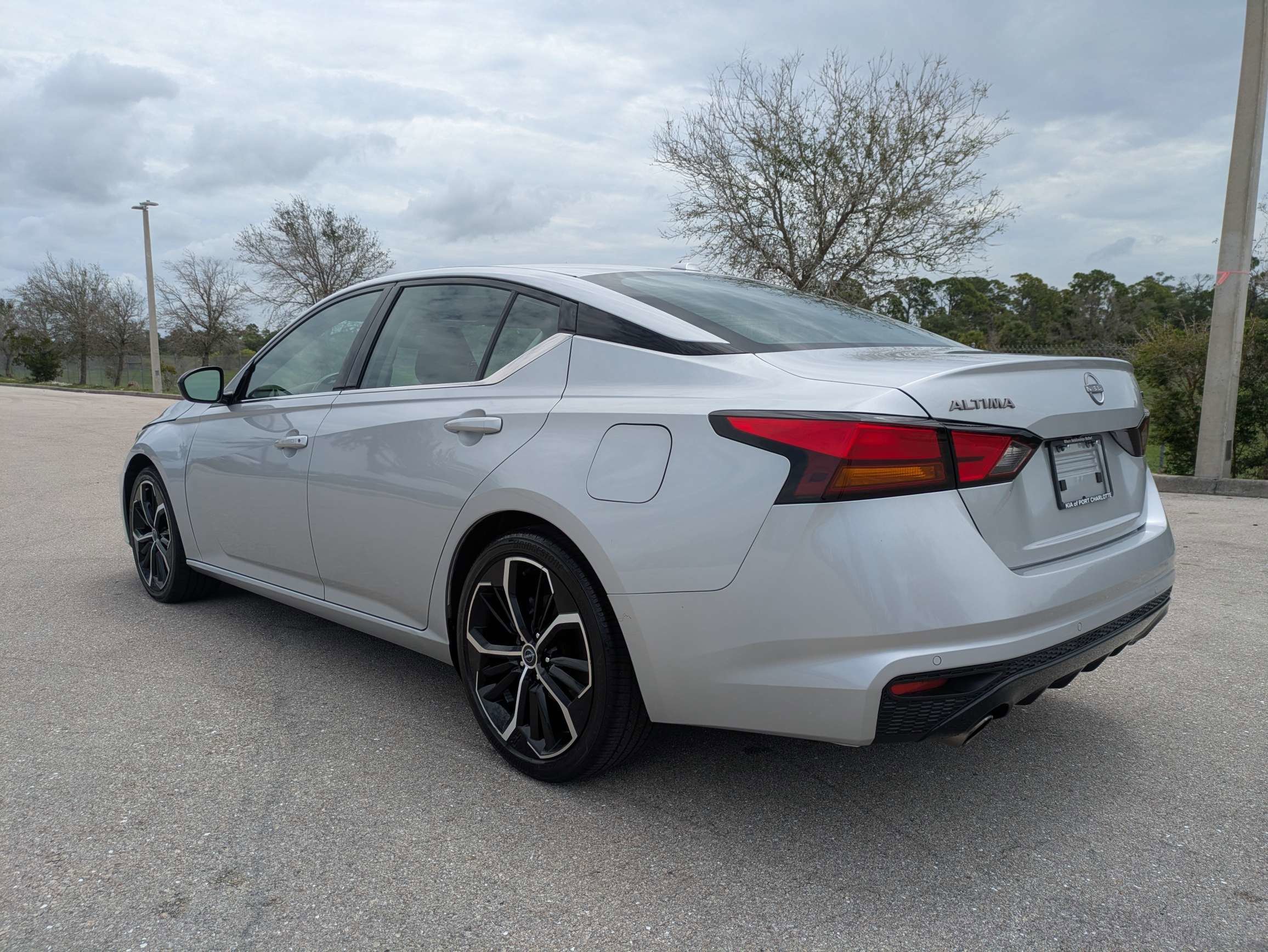 2023 Nissan Altima SR - Photo 7