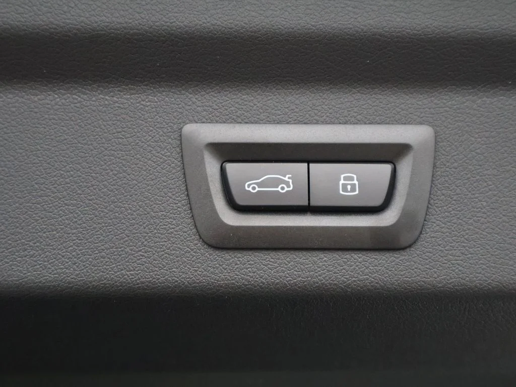 Used 2025 Gray BMW xDrive28i image 19