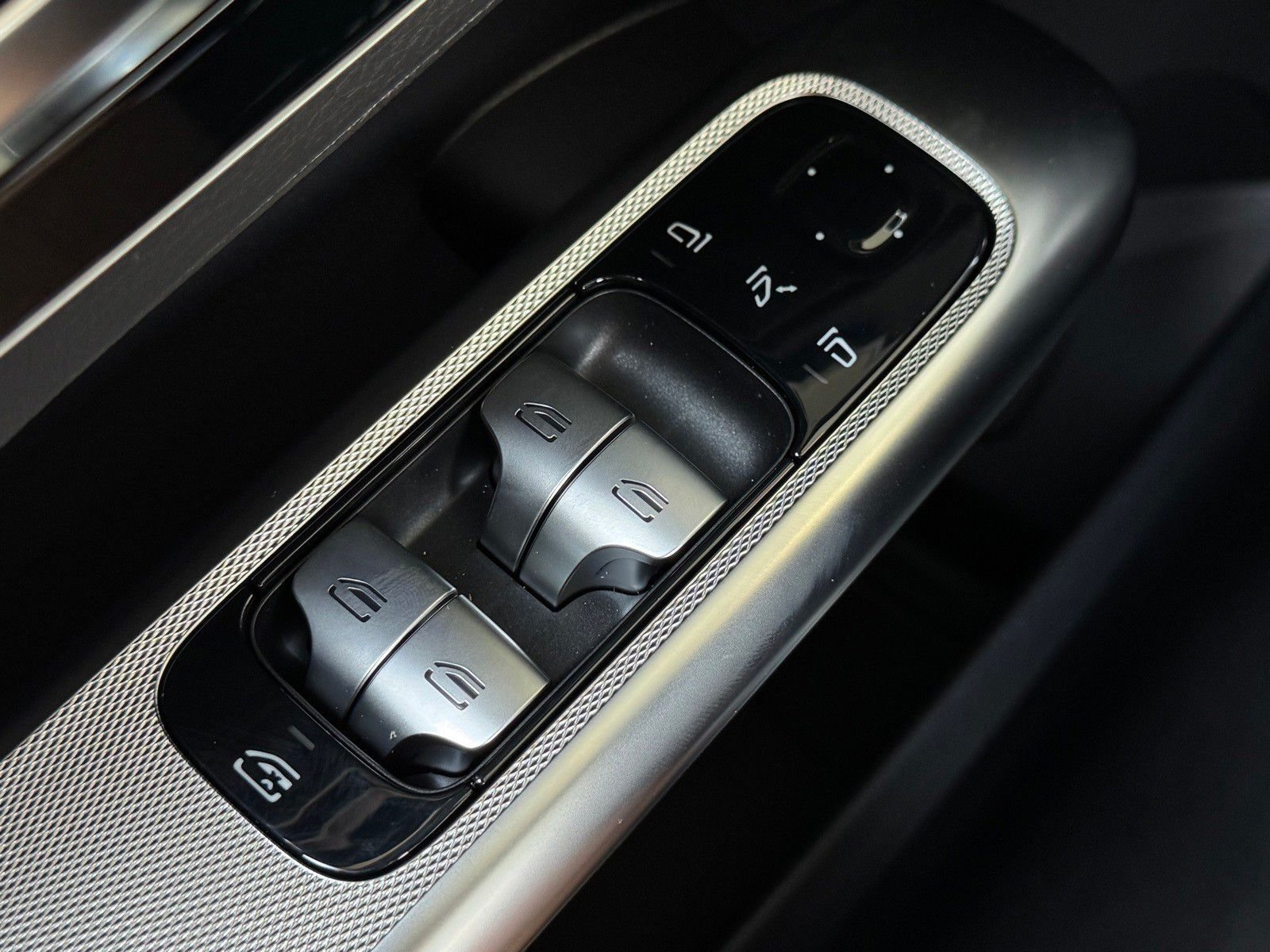 New 2026 Cirrus Silver Metallic Mercedes-Benz GLC 300 image 18