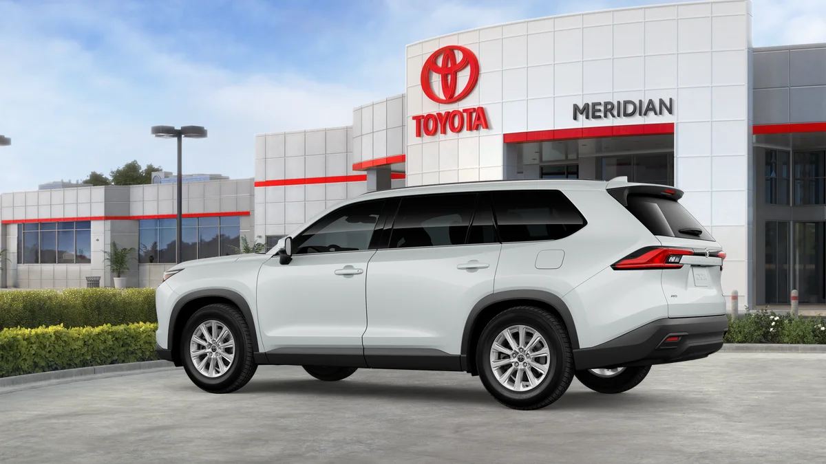 New 2026 Wind Chill Pearl Toyota XLE image 5