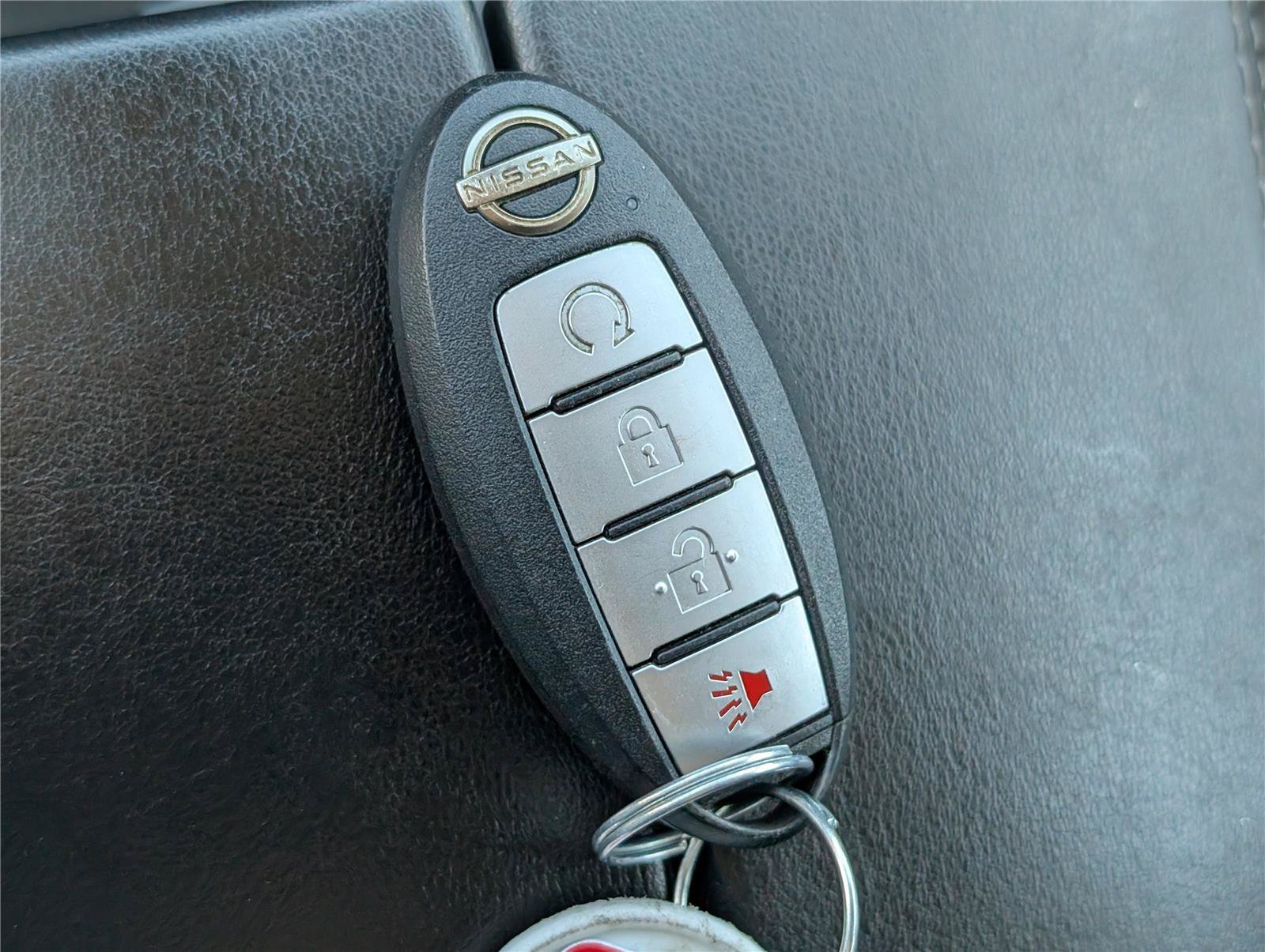Used 2022 Silver Nissan SV image 30
