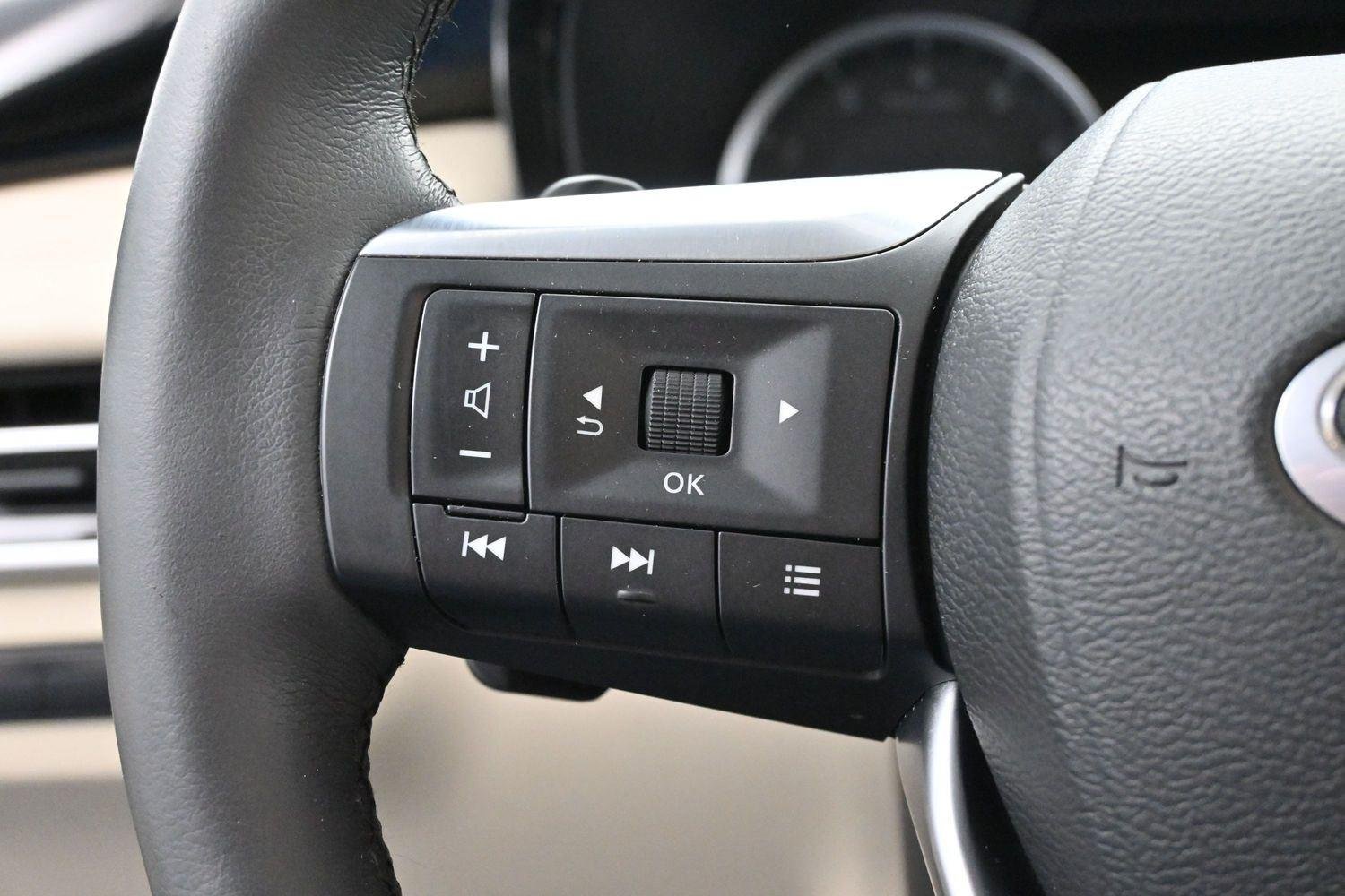 Used 2023 Mineral Black INFINITI PURE image 19