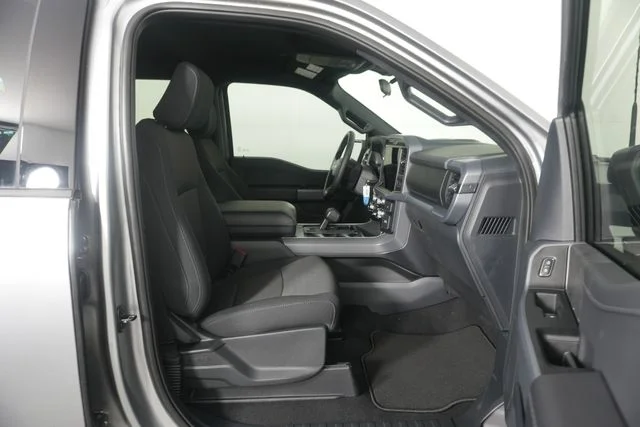 New 2026 Iconic Silver Metallic Ford XLT image 31