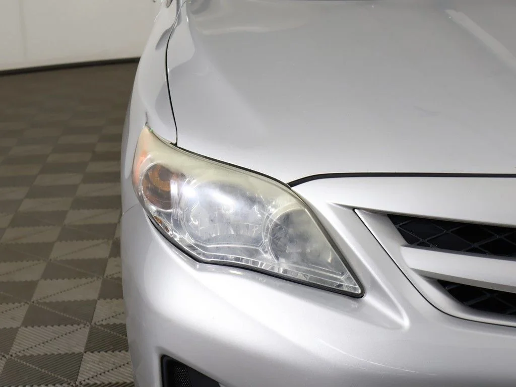 Used 2011 Silver Toyota LE image 8
