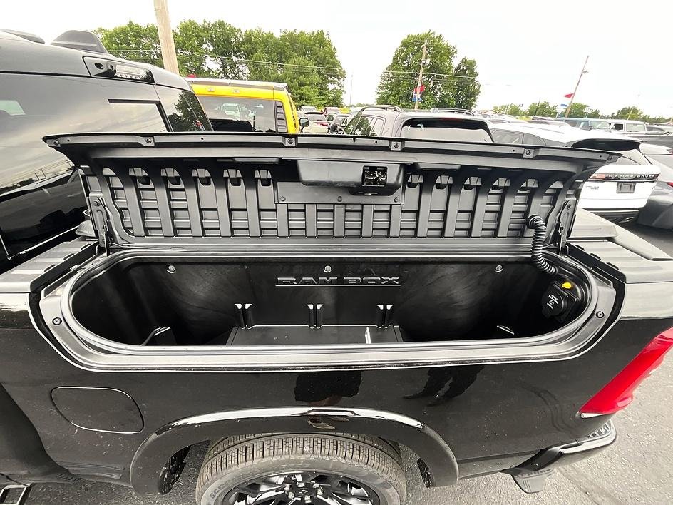 New 2026 Diamond Black Crystal Pearl-Coat Exterior Paint RAM Limited image 15