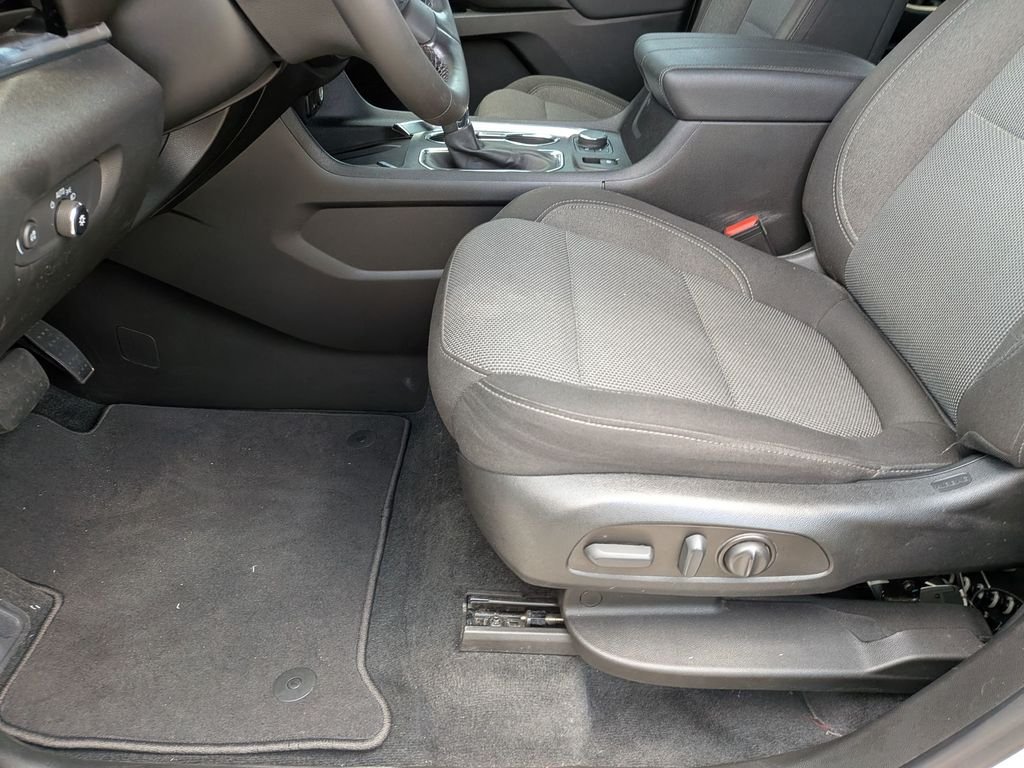 Used 2023 White Chevrolet LT image 15