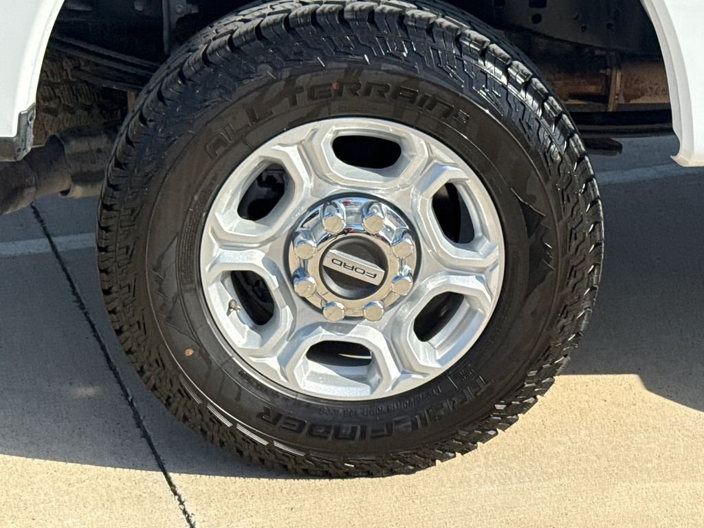 Used 2025 White Ford XLT image 10