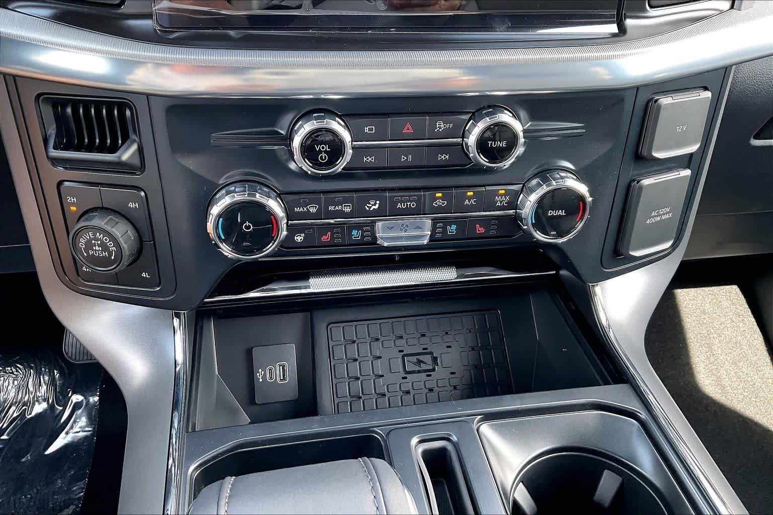 New 2026 Carbonized Gray Metallic Ford Lariat® image 17