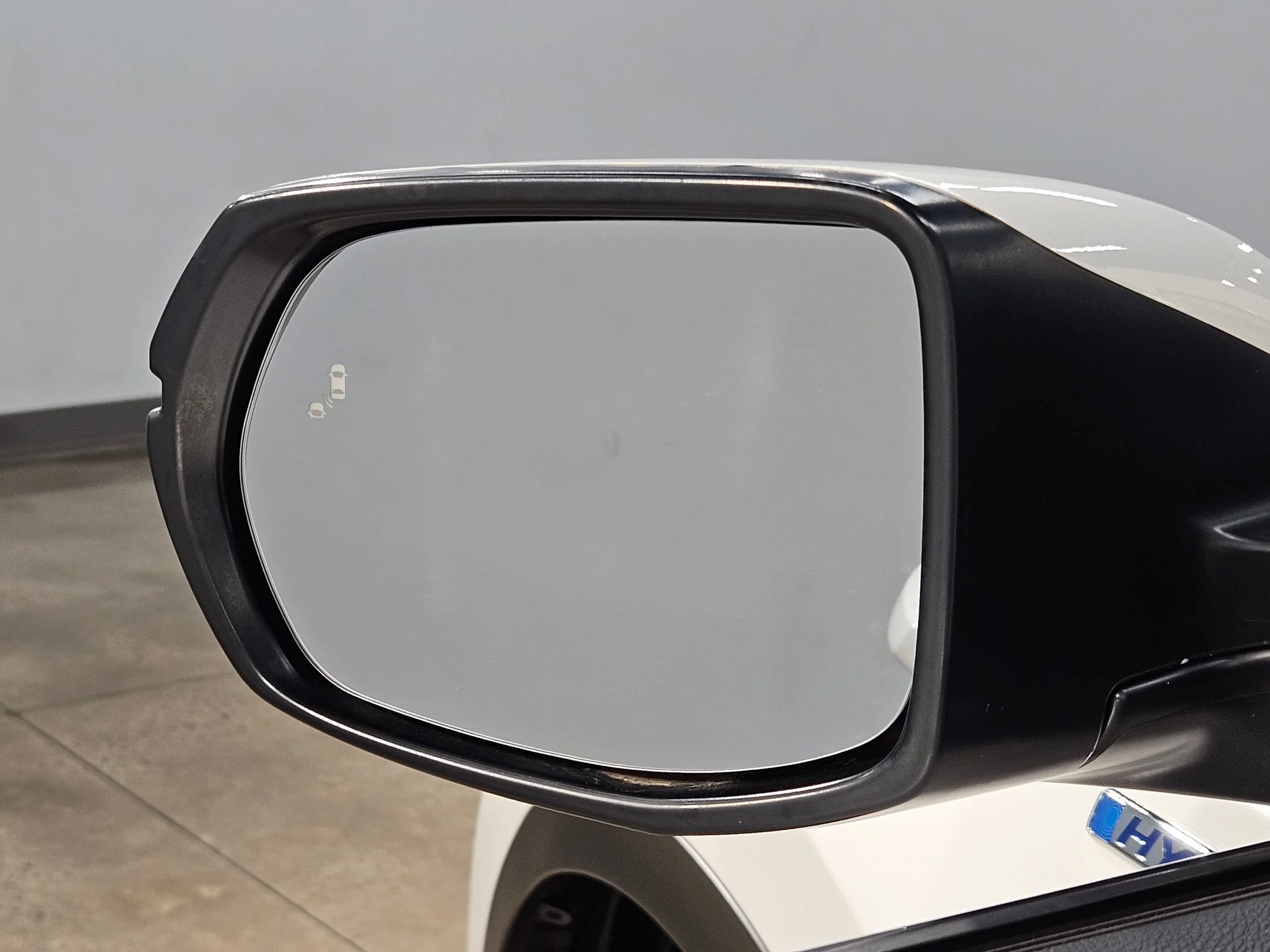 Used 2022 Platinum White Pearl Honda Touring image 22