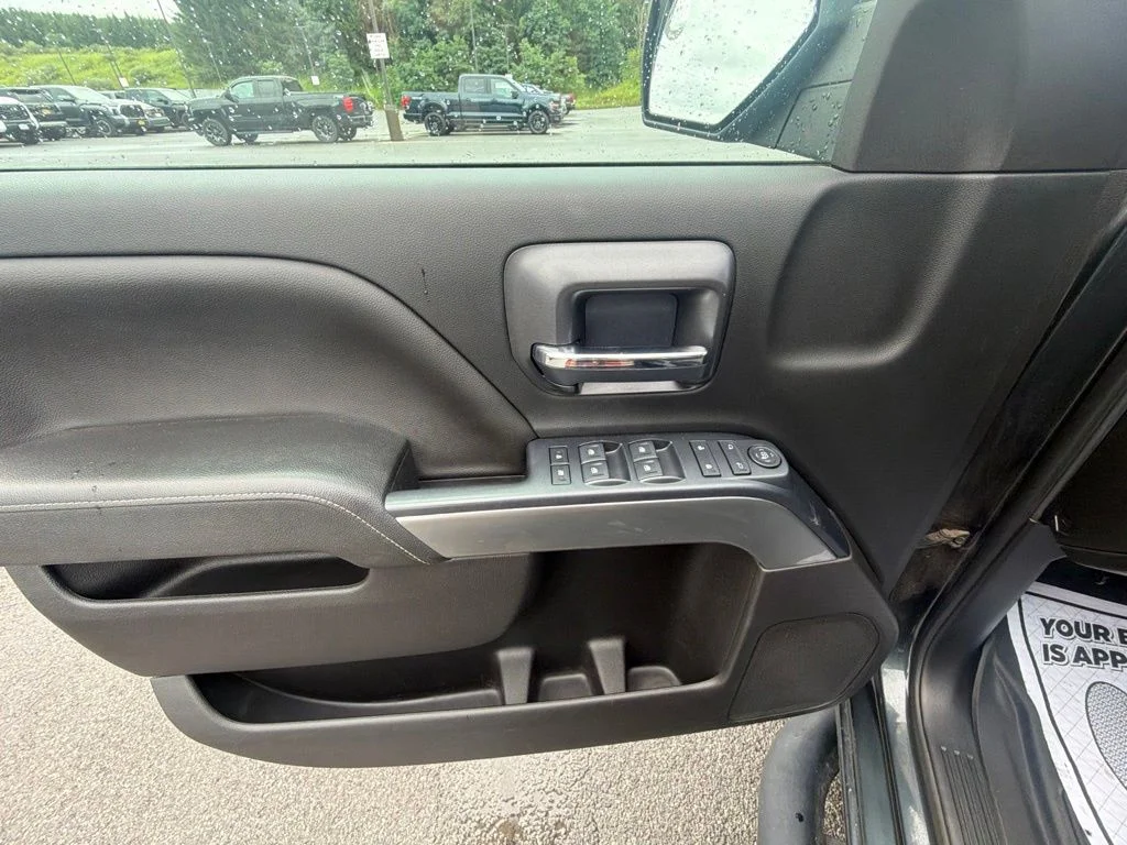 Used 2018 Gray Chevrolet LT image 18