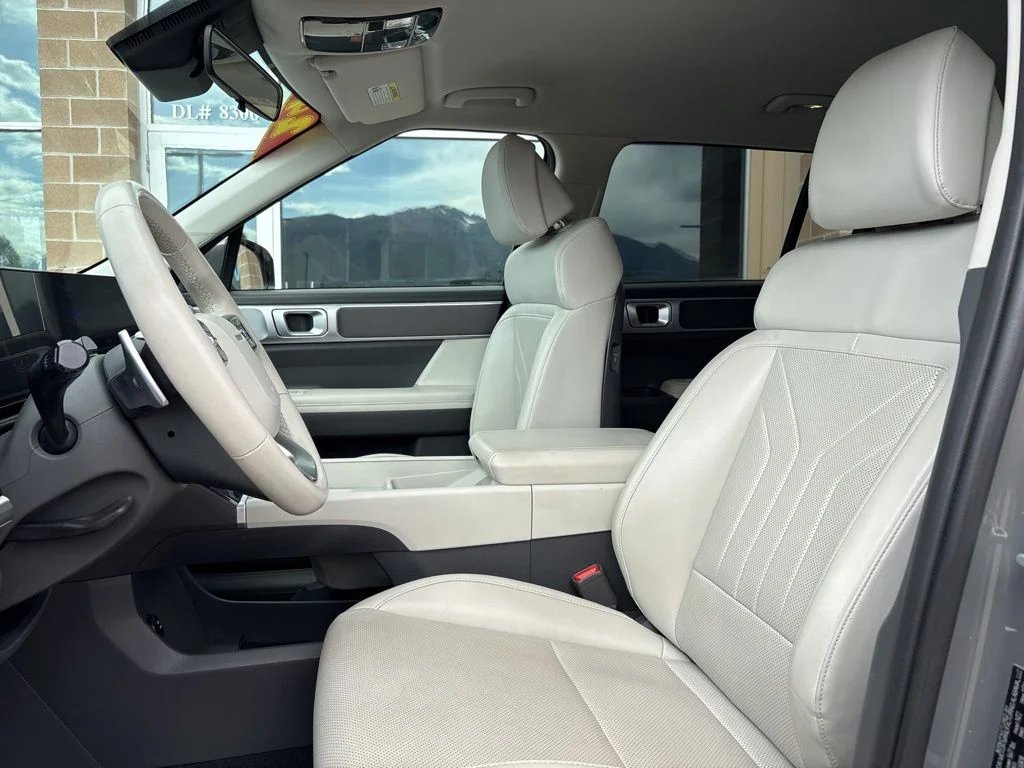 Used 2024 Gray Hyundai SEL image 8