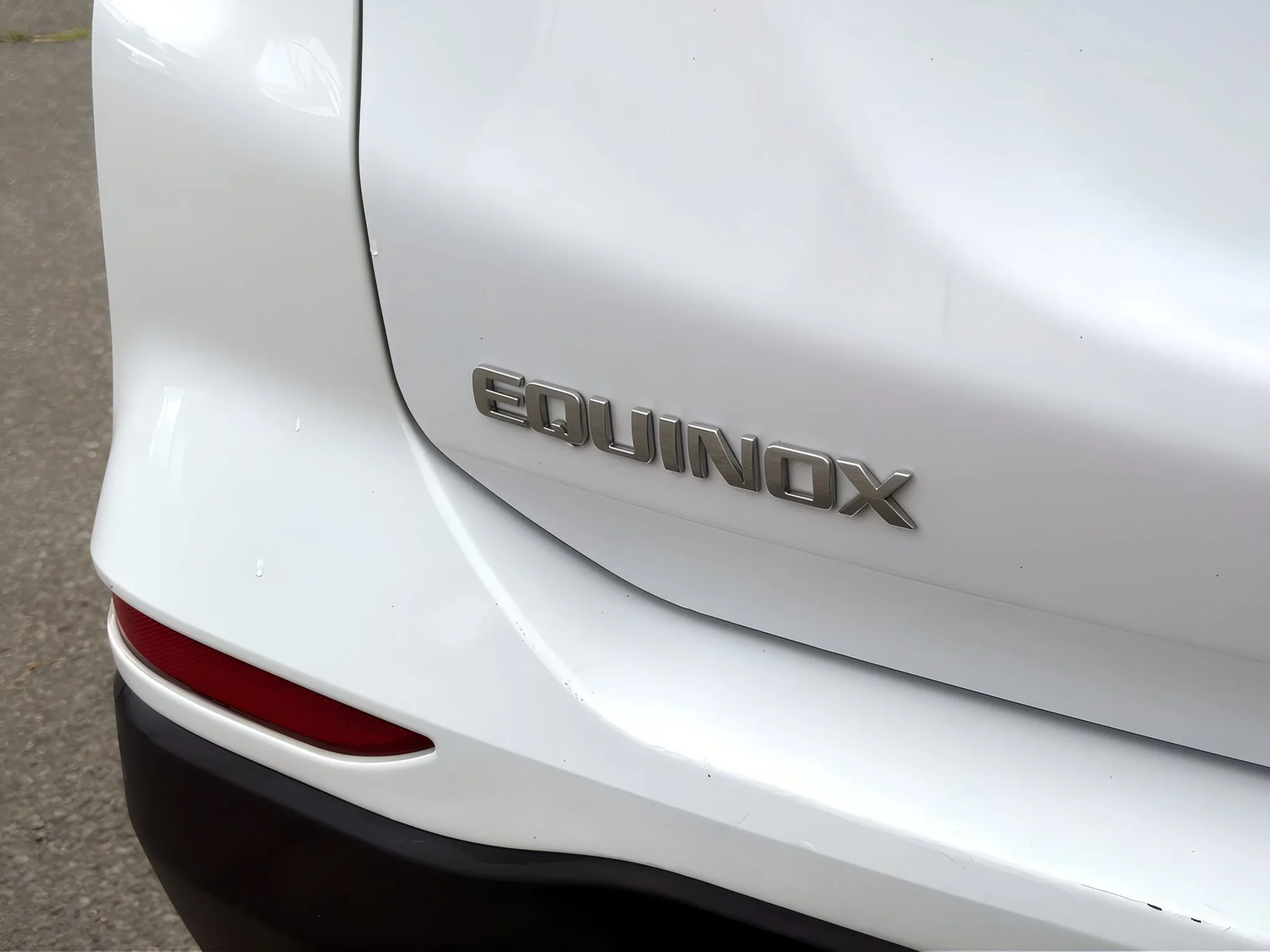 Used 2024 Summit White Chevrolet LT image 10