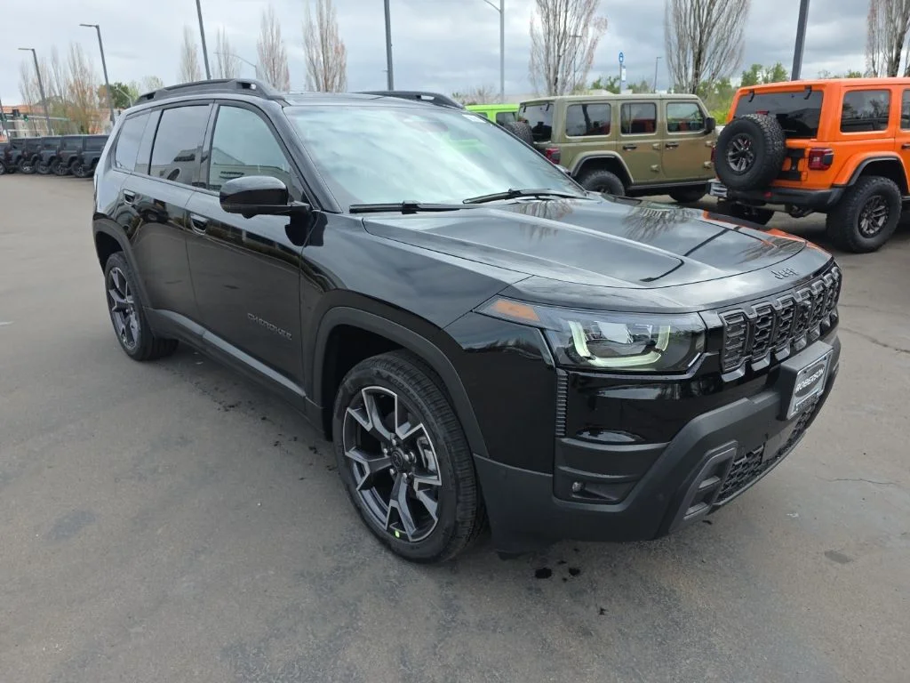 New 2026 Diamond Black Crystal Pearl-Coat Exterior Paint Jeep Overland image 7