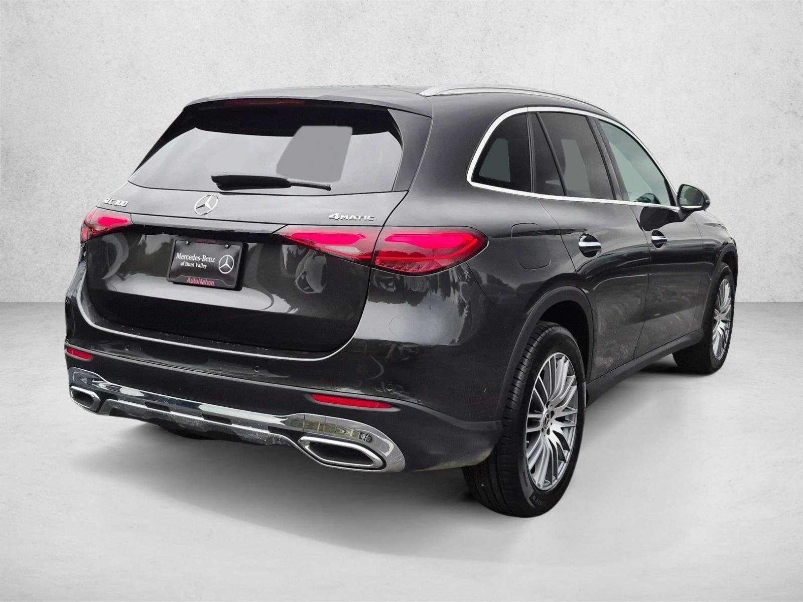 Used 2026 Graphite Grey Metallic Mercedes-Benz GLC 300 image 5