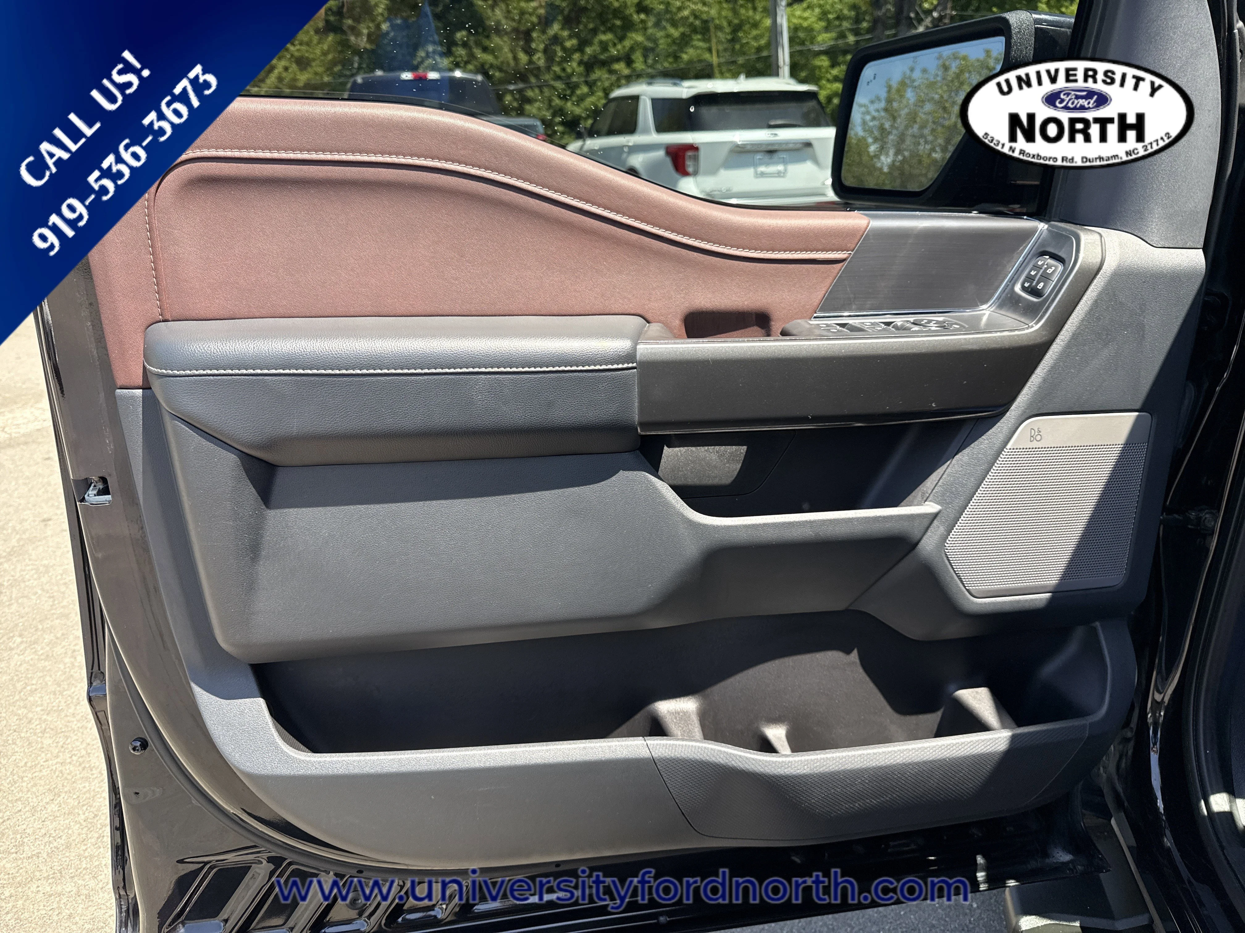 Used 2022 Agate Black Metallic Ford LARIAT image 17