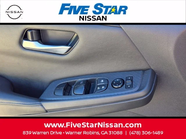 Used 2025  Nissan SV image 29