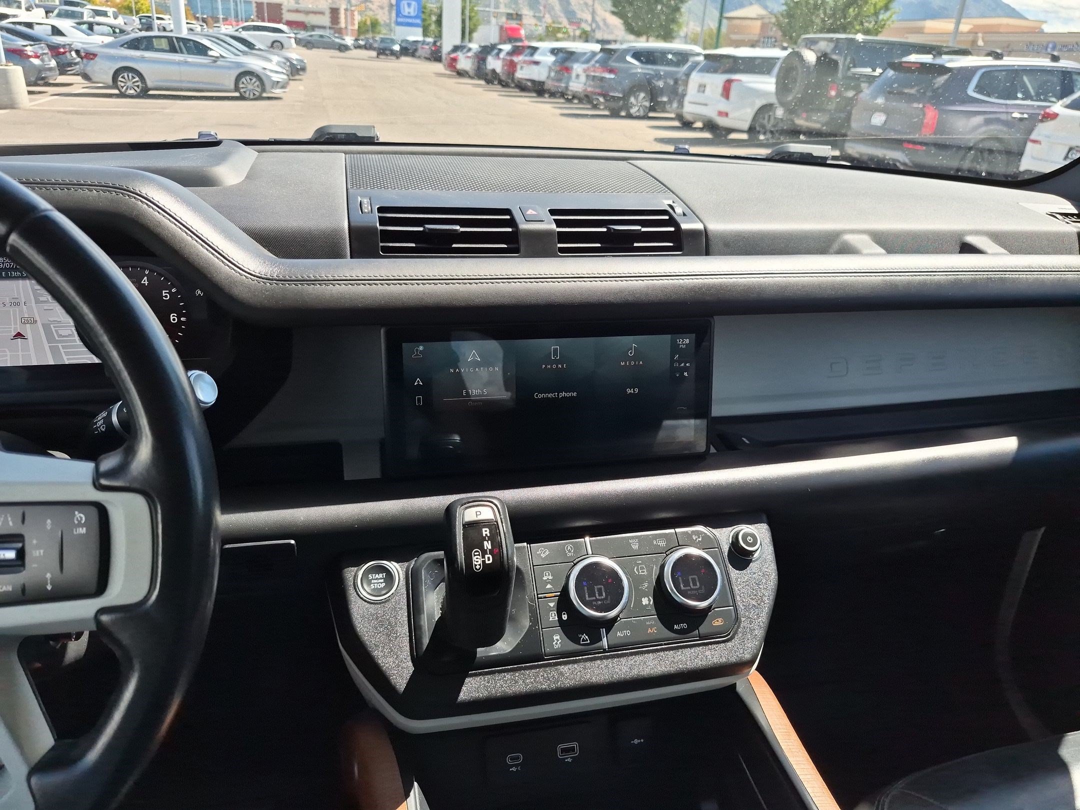Used 2020 Fuji White Land Rover HSE image 25