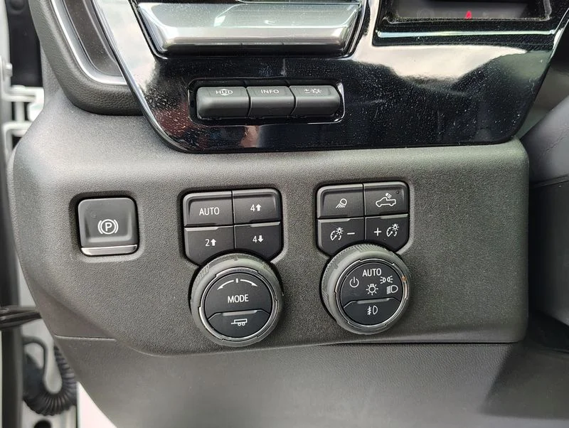 Used 2025 Beige Chevrolet High Country image 38