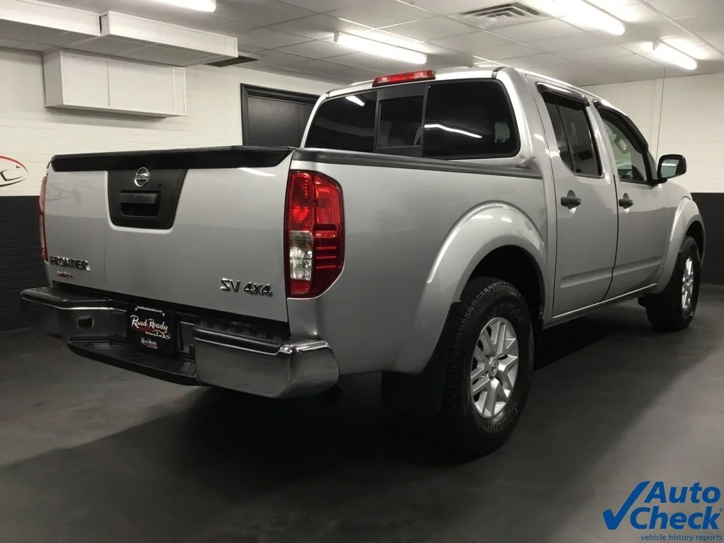 Used 2015 Silver Nissan SV image 5