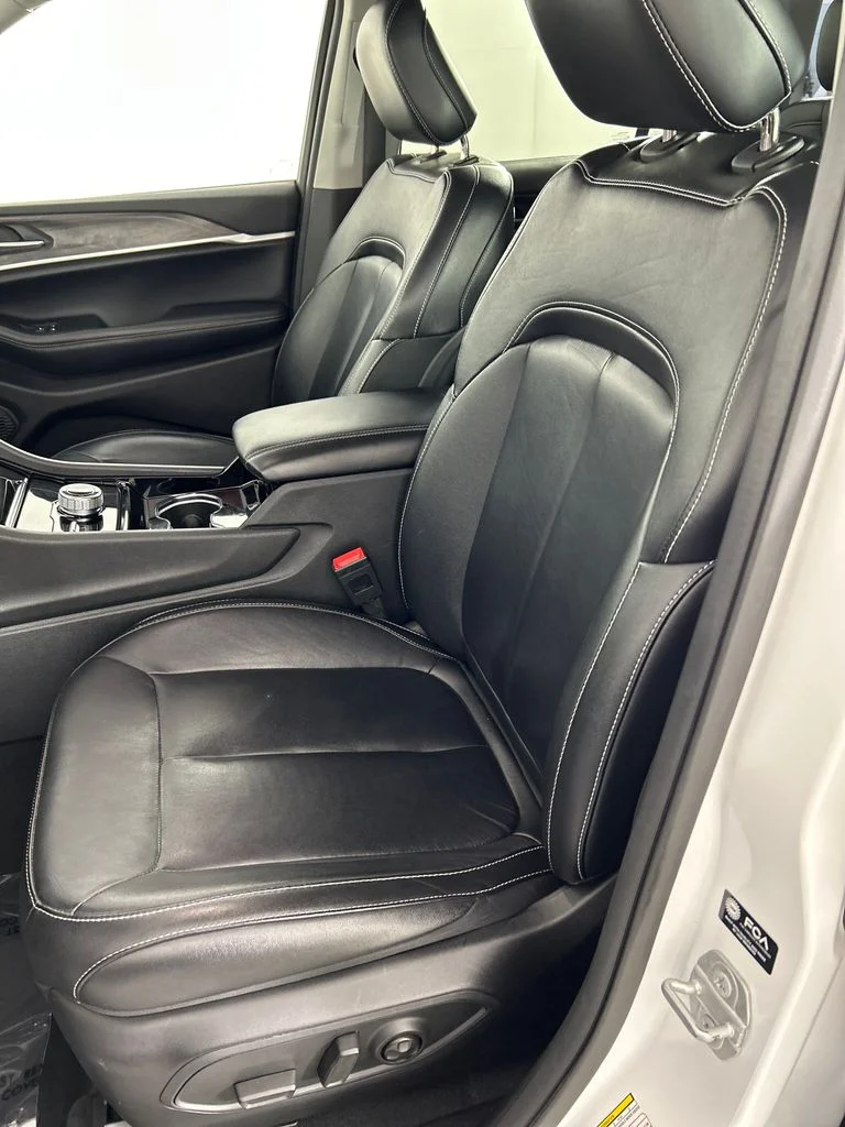 Used 2023 White Jeep Limited image 12