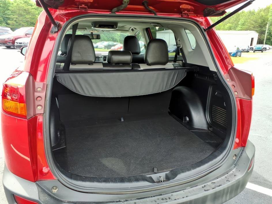 Used 2014 Barcelona Red Metallic Toyota XLE image 5