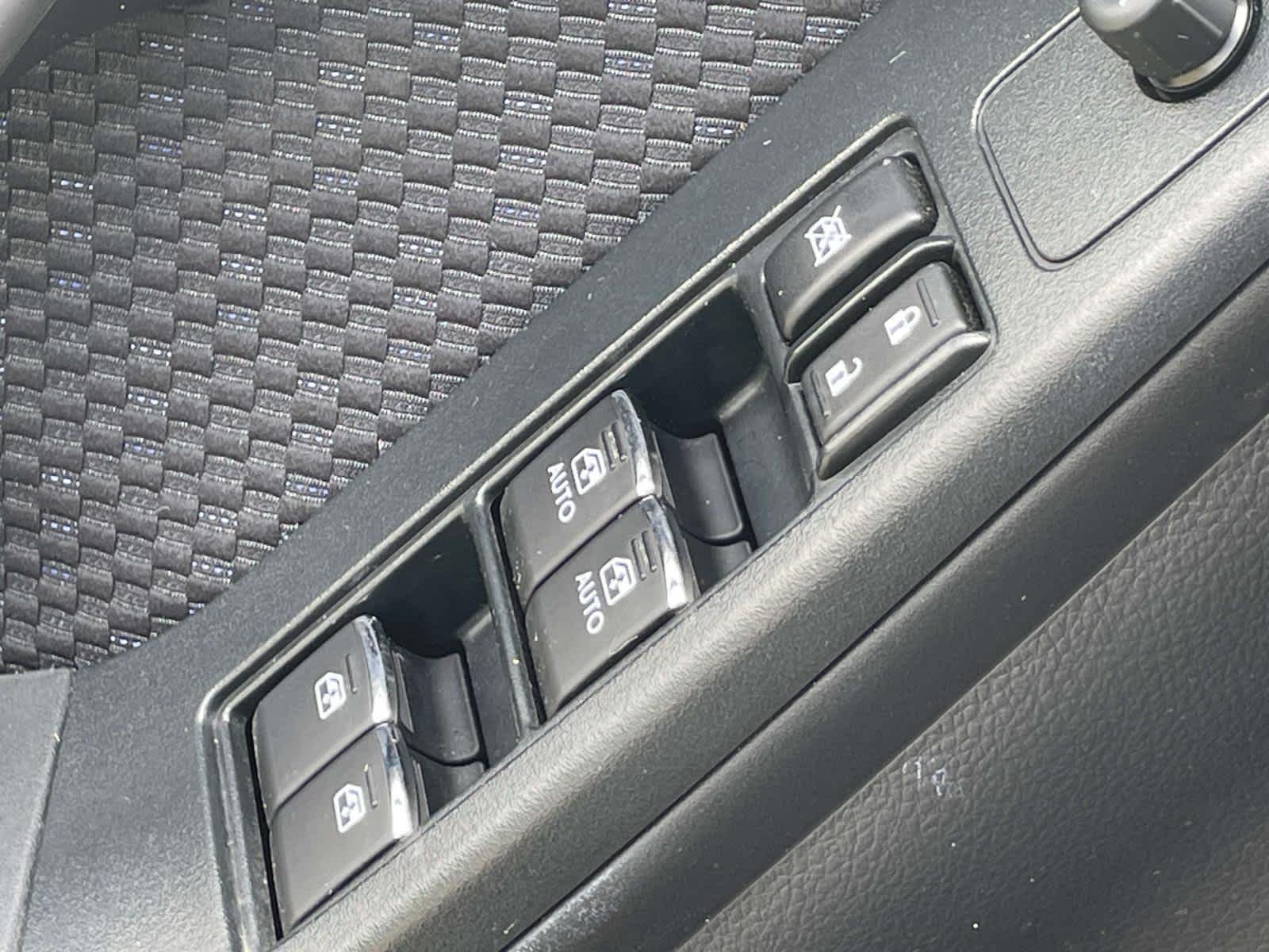Used 2017 Ice Silver Metallic Subaru Premium image 28