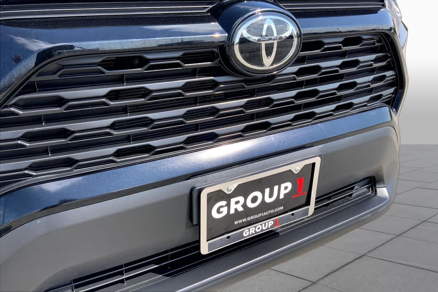 Used 2025 Midnight Black Metallic Toyota LE image 29