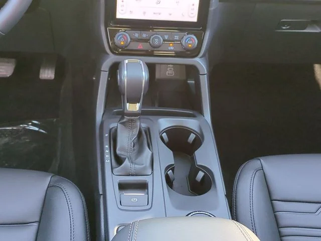 New 2026 Oxford White Ford Lariat® image 19
