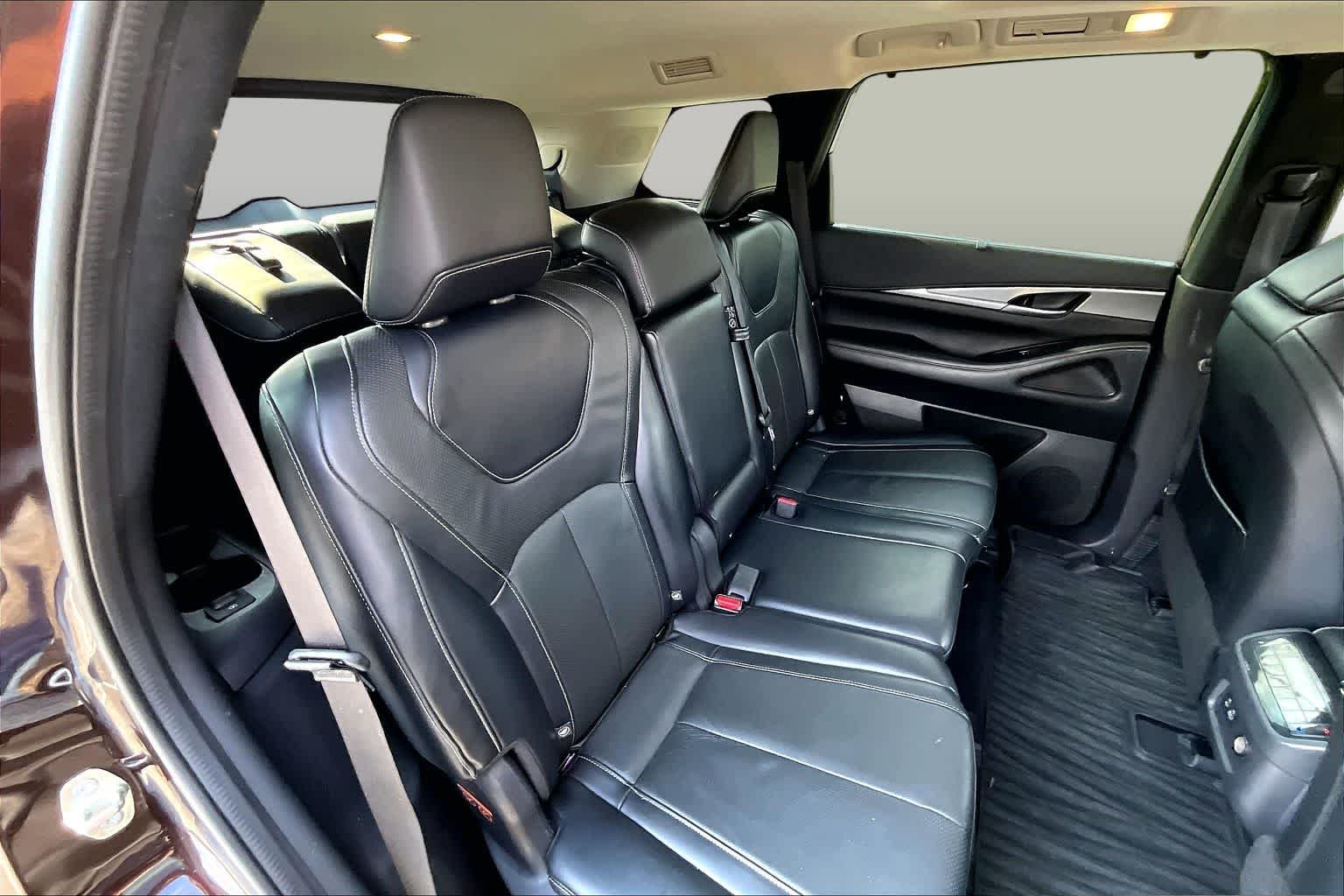Used 2022 Mocha Almond INFINITI LUXE image 20
