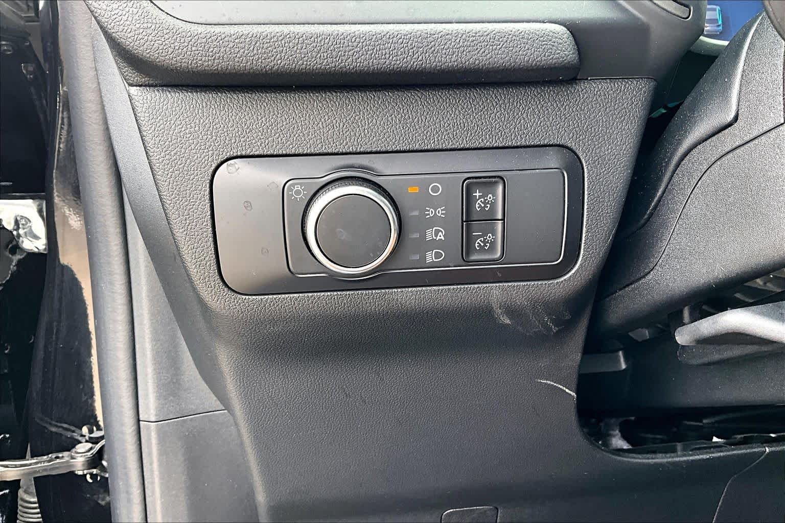 Used 2025 Agate Black Metallic Ford Active image 32