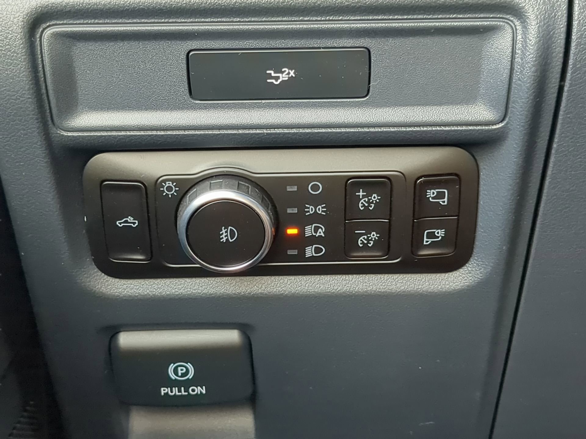 New 2026 Carbonized Gray Metallic Ford XLT image 62