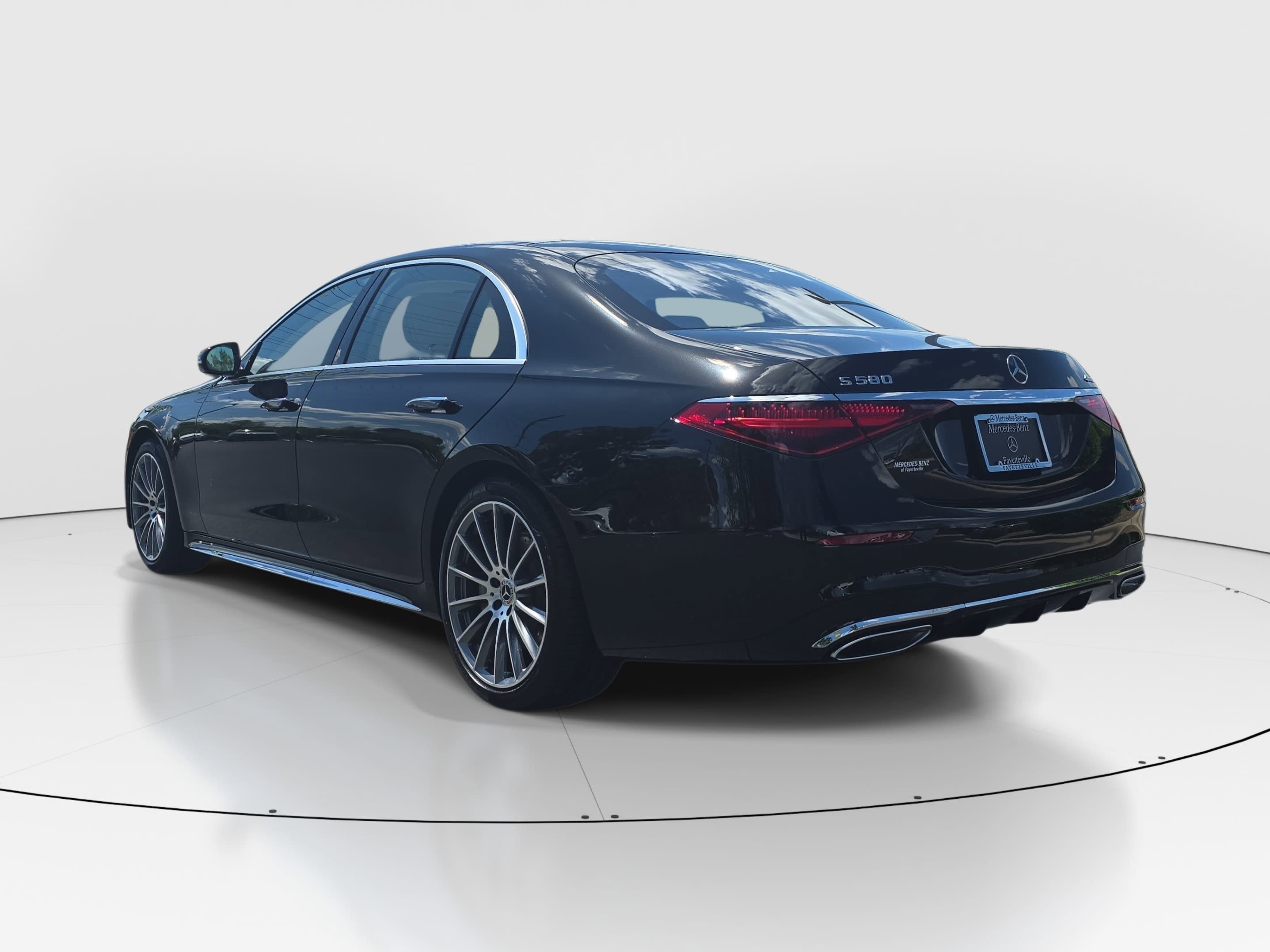 New 2026 Obsidian Black Metallic Mercedes-Benz S580 image 7
