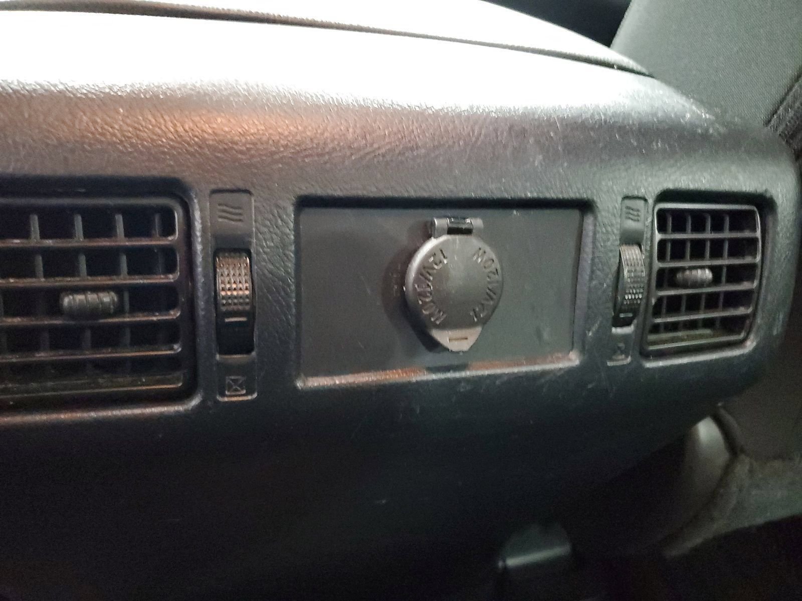 Used 2019 White Toyota SR5 image 11