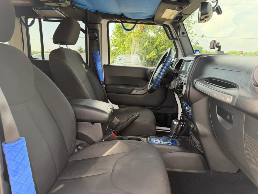 Used 2015 Bright White Clearcoat Jeep Sport image 12