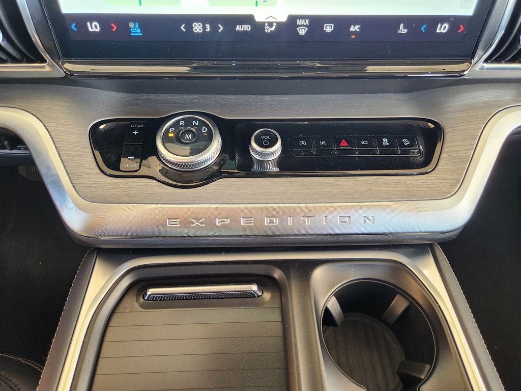 Used 2025 Oxford White Ford Platinum image 20