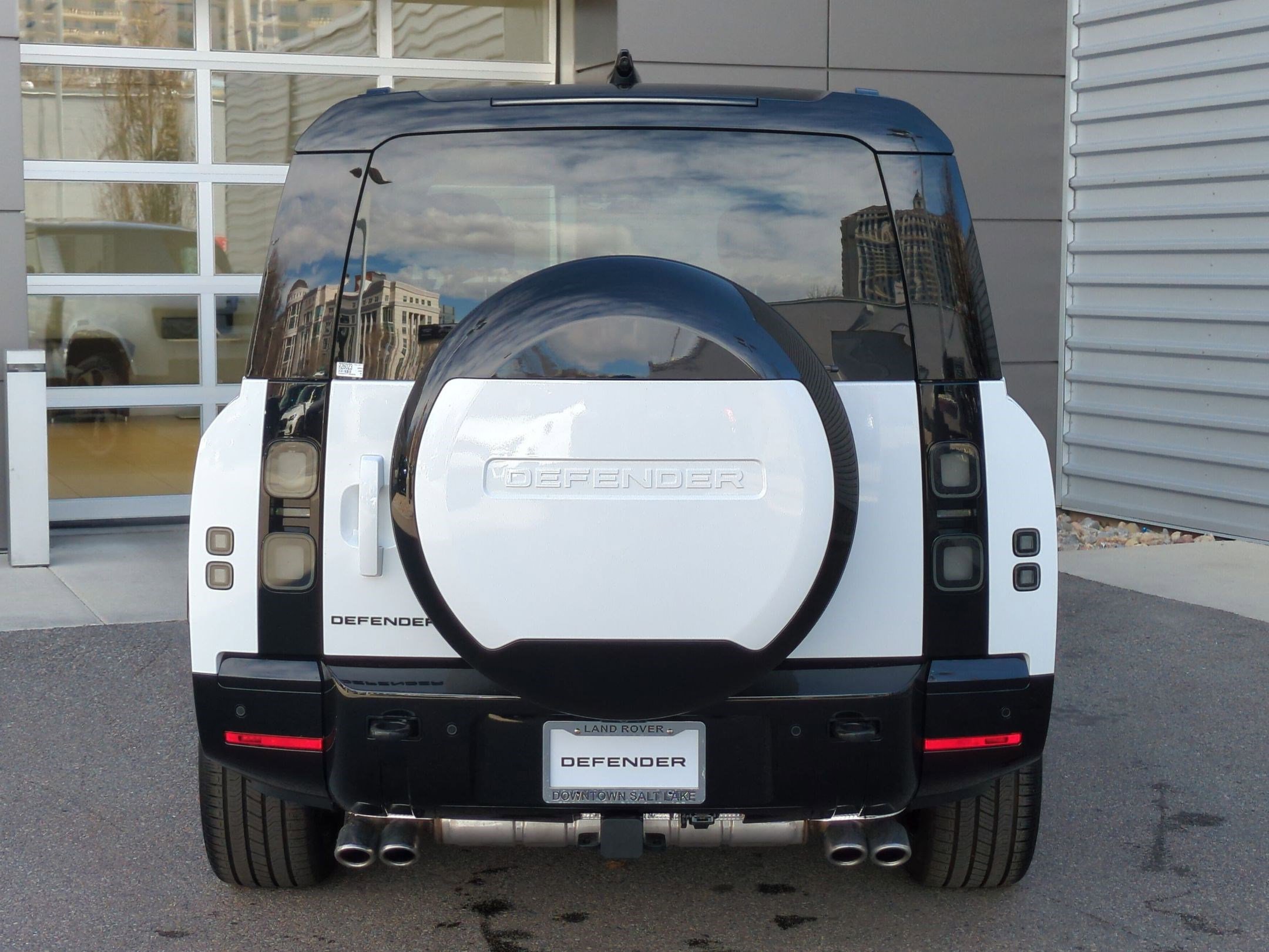 2026 Land Rover Defender V8 - Photo 7