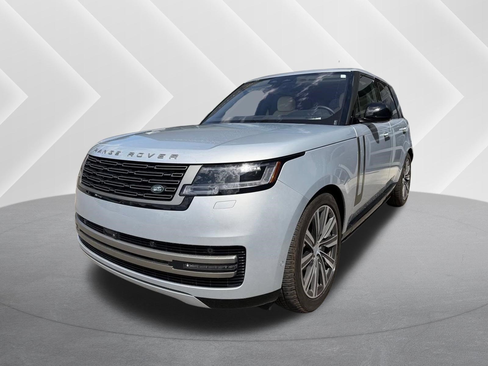 Used 2023 Hakuba Silver Metallic Land Rover SE image 1