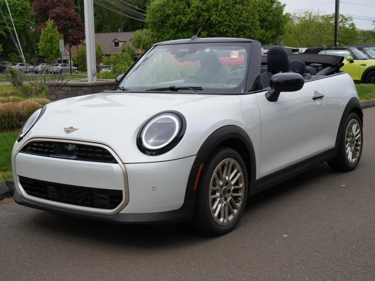 2026 MINI Convertible Cooper Signature's photo