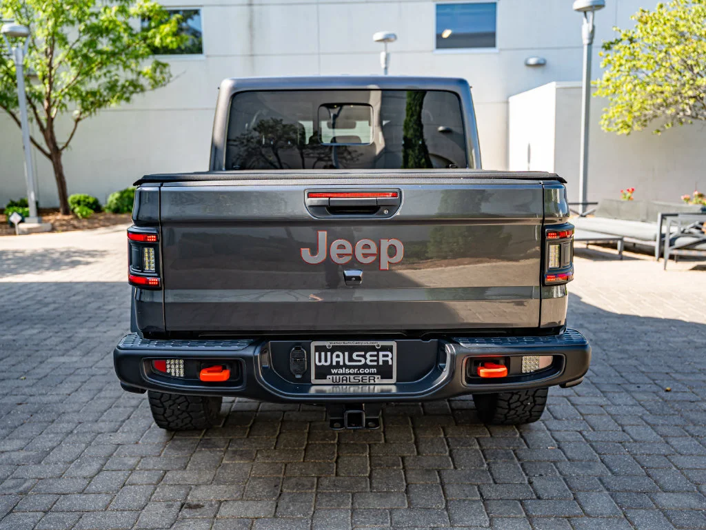 Used 2021 Granite Crystal Metallic Clearcoat Jeep Mojave image 6