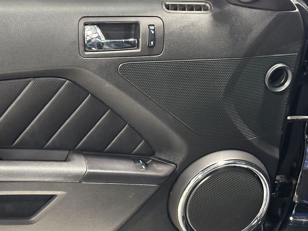 Used 2010  Ford GT image 65